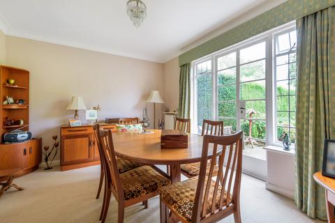 9 Lodge Close, Stoke D'abernon, Cobham, KT11 2SG