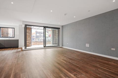 3 bedroom apartment to rent, Wallis Road, London, E9