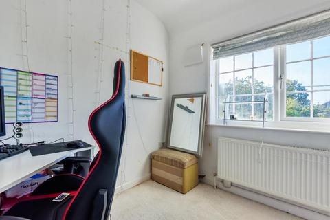 37 Saxton Road, Abingdon, OX14 5JD