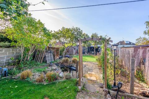 37 Saxton Road, Abingdon, OX14 5JD