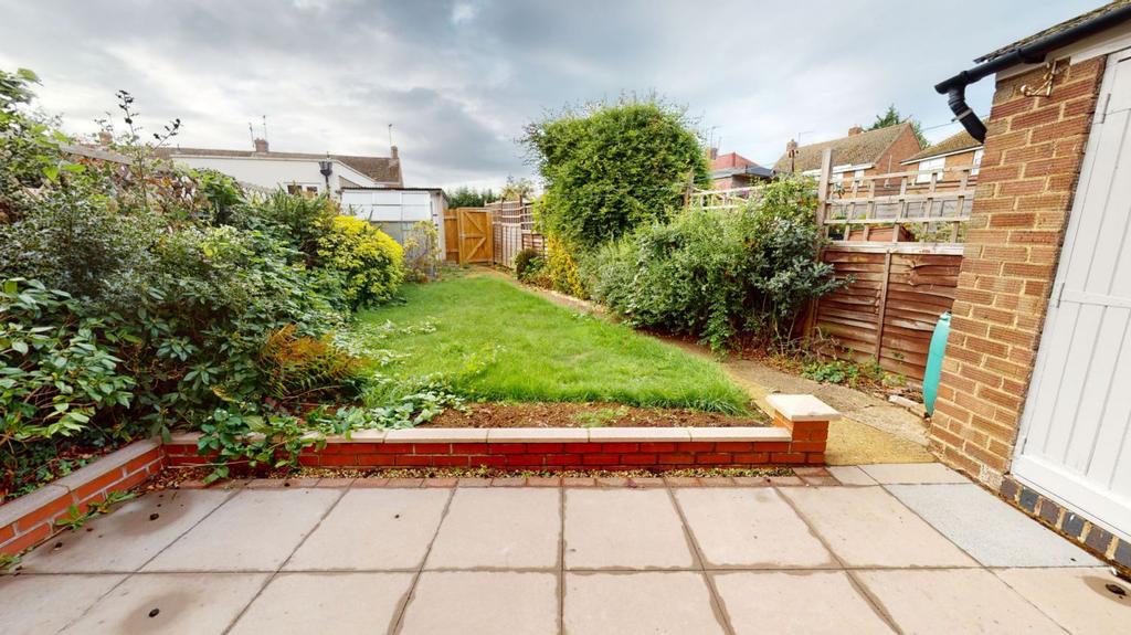 Weedon Road, Duston, Northampton NN5 5DE 3 bed terraced house £279,000