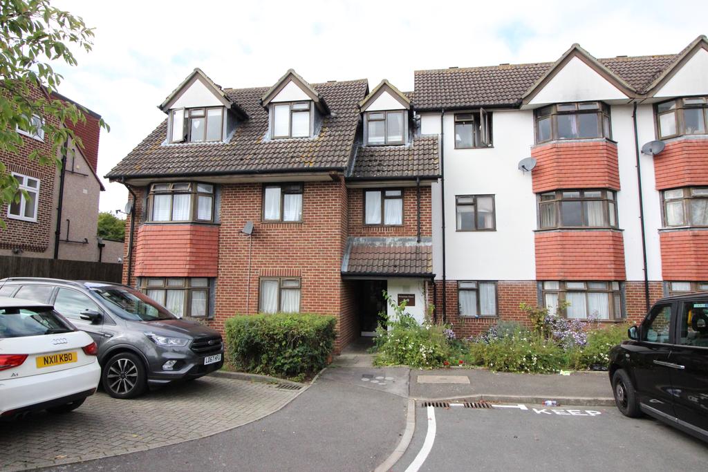 Pembury Avenue, Worcester Park KT4 1 bed flat £1,000 pcm (£231 pw)