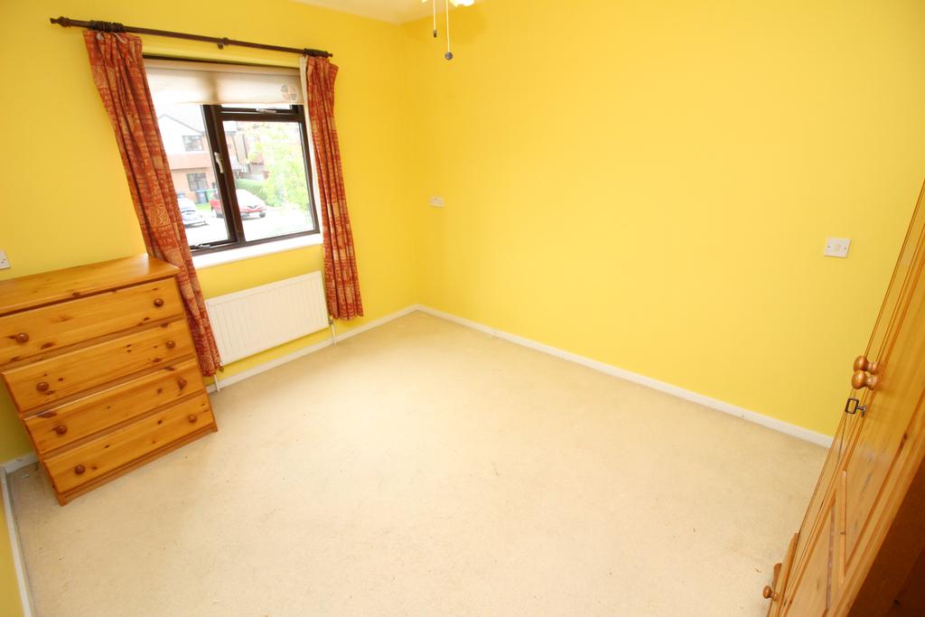 Pembury Avenue, Worcester Park KT4 1 bed flat £1,000 pcm (£231 pw)