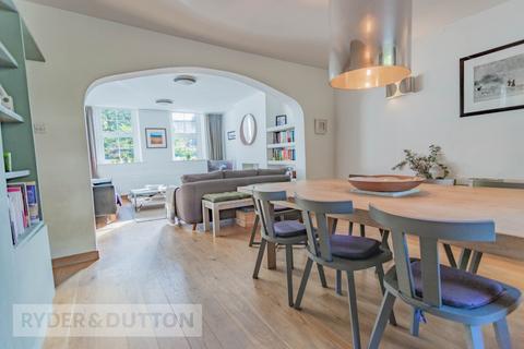 3 Grosvenor Square, Uppermill, Oldham, OL3 6DG