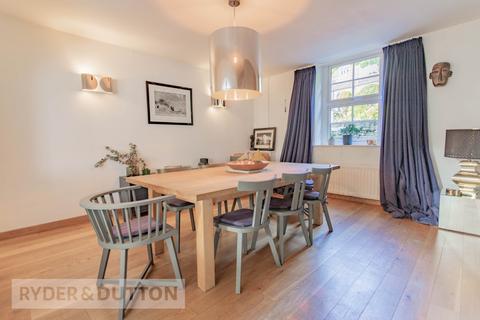 3 Grosvenor Square, Uppermill, Oldham, OL3 6DG