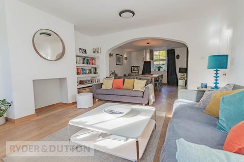 3 Grosvenor Square, Uppermill, Oldham, OL3 6DG