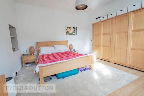 3 Grosvenor Square, Uppermill, Oldham, OL3 6DG