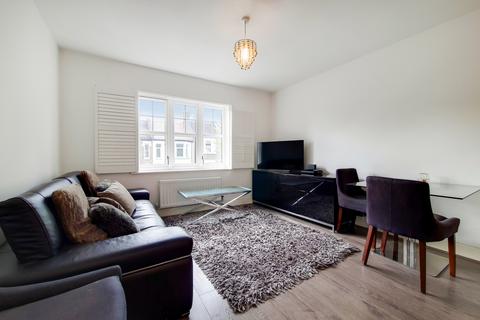 2 bedroom flat for sale - Chelmsford Road, N14