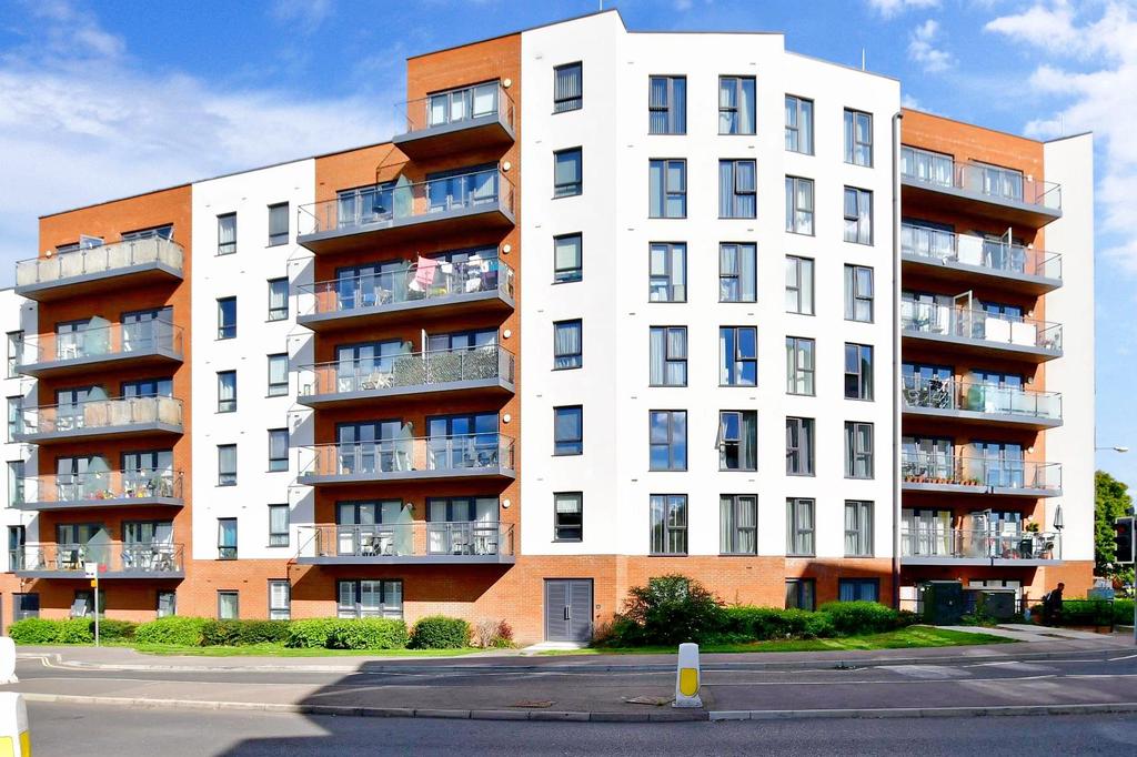 Ifield Road, West Green, Crawley, West Sussex 2 bed apartment for sale £315,000