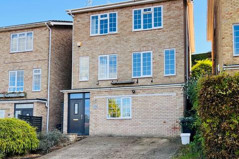 8 Haywards Close, Henley-on-thames, RG9 1UY