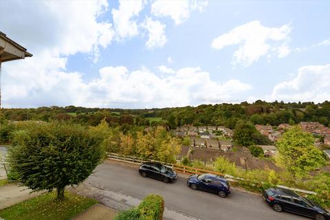 8 Haywards Close, Henley-on-thames, RG9 1UY