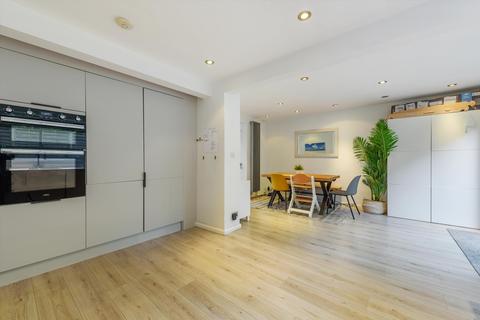 8 Haywards Close, Henley-on-thames, RG9 1UY