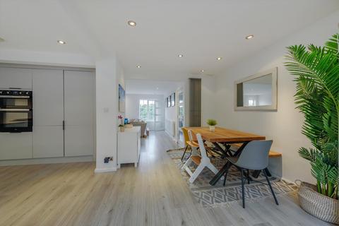 8 Haywards Close, Henley-on-thames, RG9 1UY