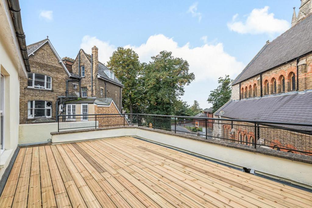 Church Road, Crystal Palace 2 bed flat £425,000