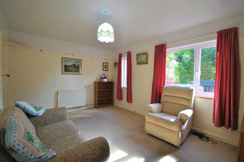 3 bedroom semi-detached house for sale - Nye Close, Cheddar, BS27