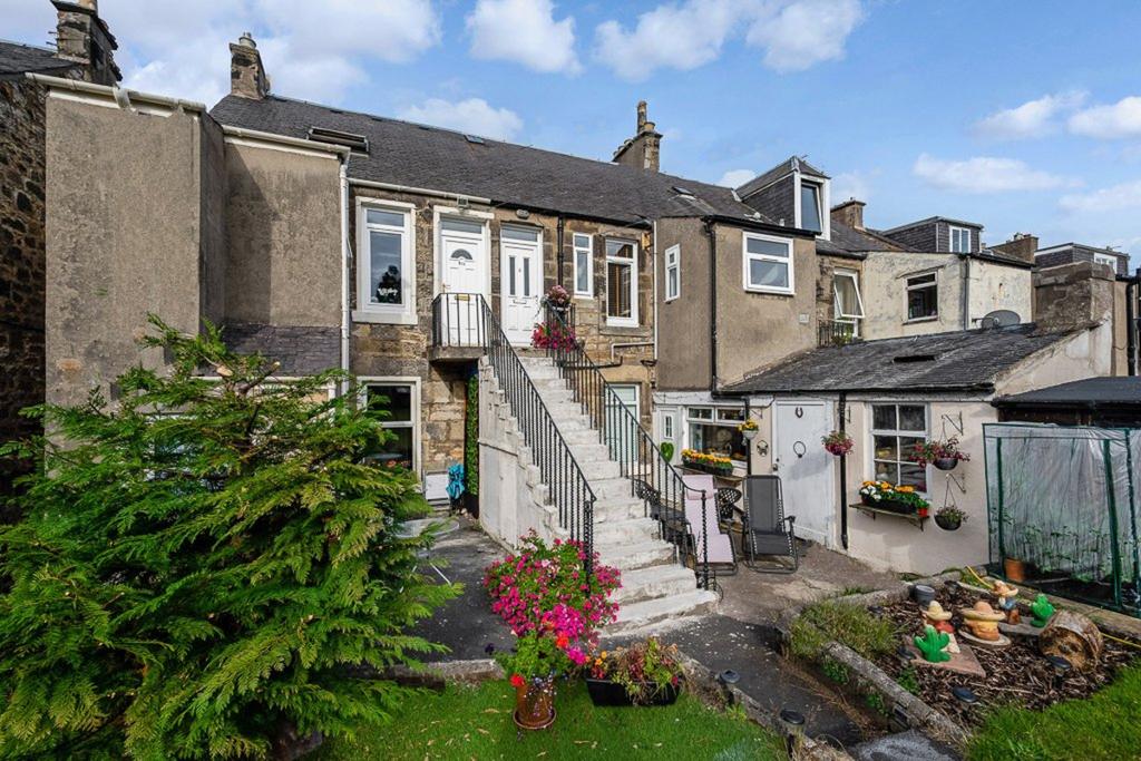 Balfour Street, Kirkcaldy, KY2 2 bed flat £94,950