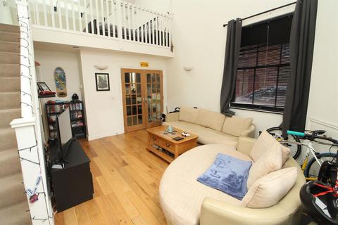 1 bedroom mews to rent - The Maltings