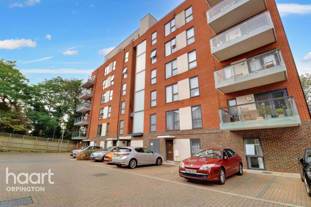 Ridge Place, Orpington 2 bed apartment for sale £290,000