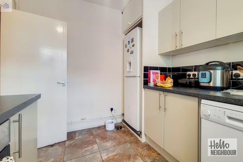 2 bedroom apartment to rent - Tower Bridge Road, London, SE1
