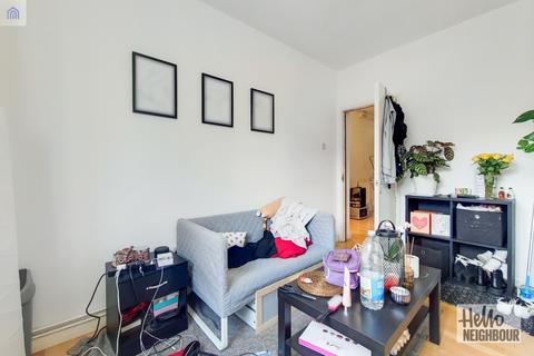 2 bedroom apartment to rent - Tower Bridge Road, London, SE1