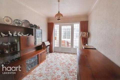3 bedroom semi-detached house for sale - Burnham Drive, Leicester
