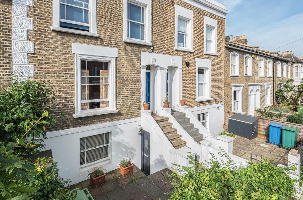 Denman Road Peckham SE15 1 bed flat for sale £400,000