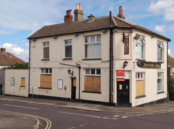 Freehold Pub For Sale /  To  Let