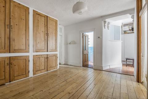 Basement Flat, 18 Breakspears Road, London, SE4 1UW