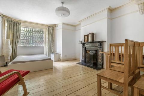 Basement Flat, 18 Breakspears Road, London, SE4 1UW
