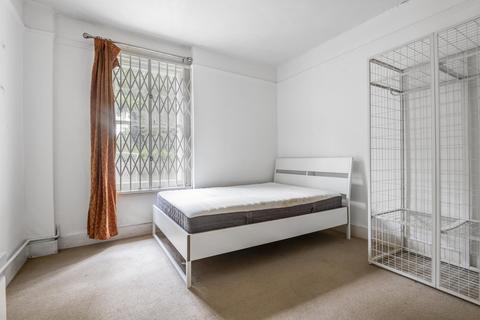 Basement Flat, 18 Breakspears Road, London, SE4 1UW