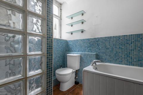 Basement Flat, 18 Breakspears Road, London, SE4 1UW
