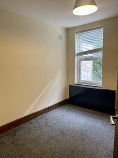 3 bedroom flat to rent - Lea Bridge Road, London E10