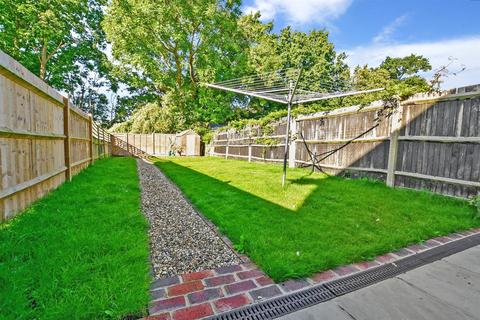 71 Bathurst Road, Staplehurst, Tonbridge, TN12 0LQ