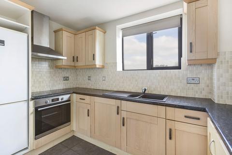 2 bedroom apartment for sale, Wyllyotts Close, Potters Bar, EN6