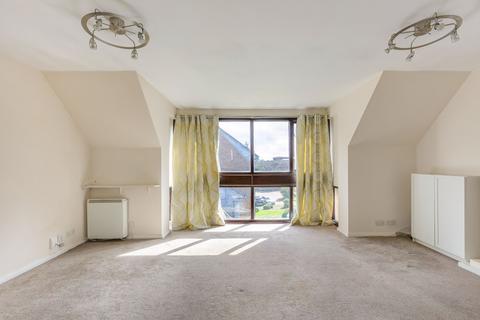 2 bedroom apartment for sale, Wyllyotts Close, Potters Bar, EN6