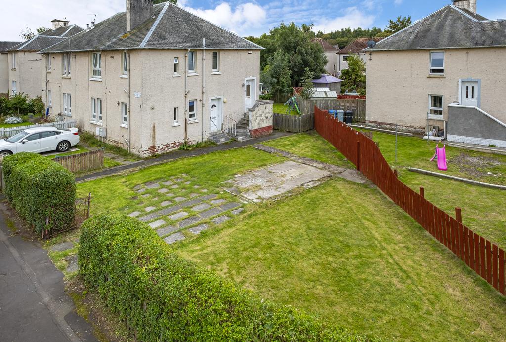 2 Henderson Avenue, Cambuslang... 2 bed cottage £72,000