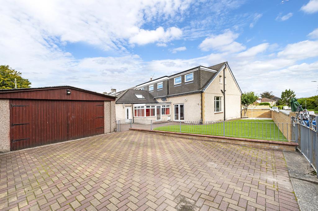 2 Monkcastle Drive, Cambuslang... 4 bed semidetached villa £310,000