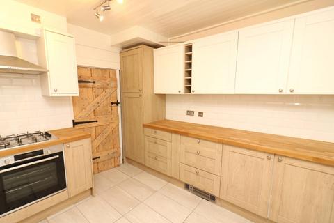 3 bedroom end of terrace house to rent, London Road, Welwyn, AL6