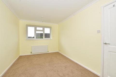 47 Tudor Walk, Leatherhead, KT22 7HX