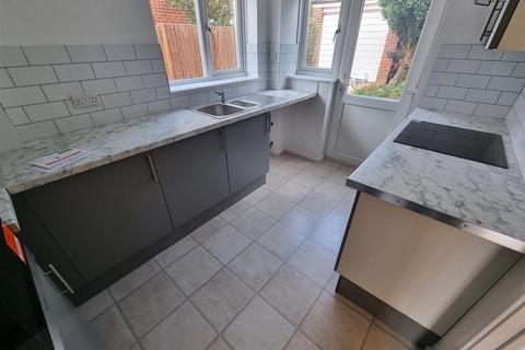 47 Tudor Walk, Leatherhead, KT22 7HX