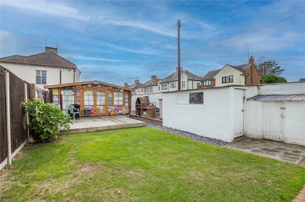 St. Lukes Road, SouthendonSea, Essex, SS2 3 bed semidetached house