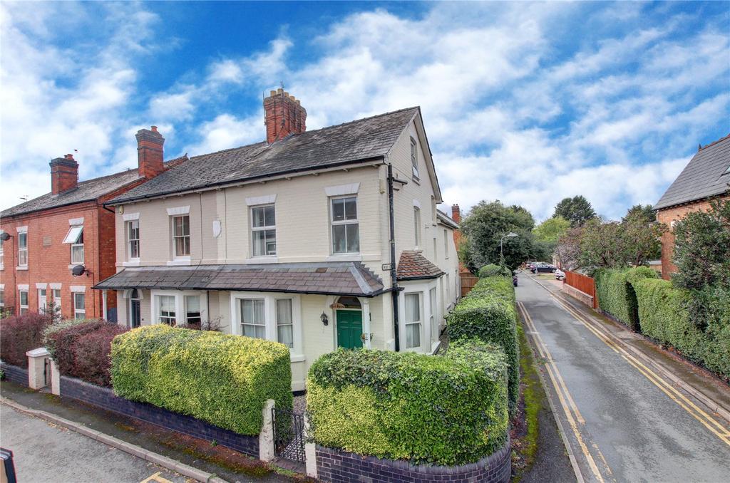 Albert Street, Droitwich, WR9 4 bed semidetached house £375,000