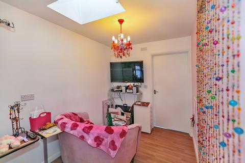 123 Hunter Drive, Bletchley, Milton Keynes, MK2 3NG
