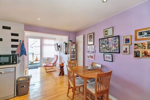 123 Hunter Drive, Bletchley, Milton Keynes, MK2 3NG