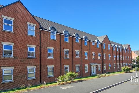 2 bedroom flat to rent, Cloatley Crescent, Royal Wootton Bassett, SN4