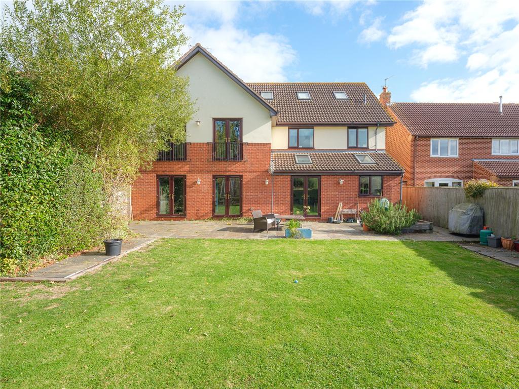 Mandalay Drive, Norton, Gloucester, Gloucestershire, GL2 6 bed detached ...