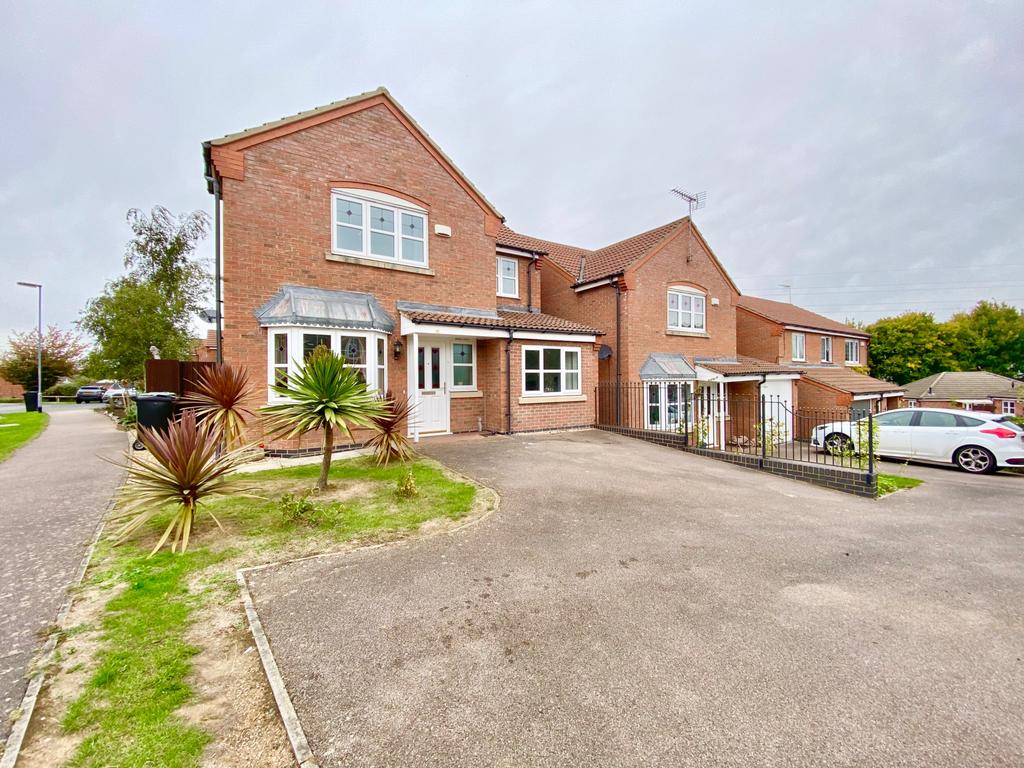 Coxmoor Close, Sunningdale, Grantham, NG31 4 bed detached house for