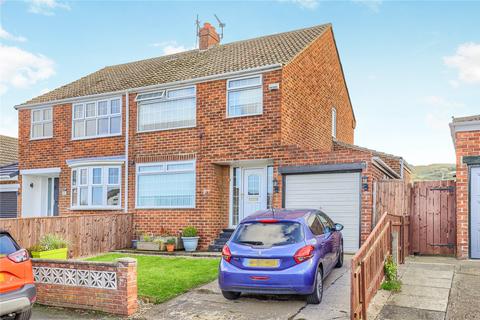 3 bedroom semi-detached house for sale - Springbank Road, Ormesby