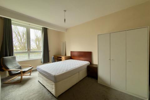 2 bedroom flat to rent, Earl Street, Scotstoun, Glasgow, G14