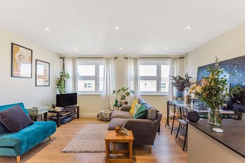 1 bedroom flat for sale - Larch Close, Balham